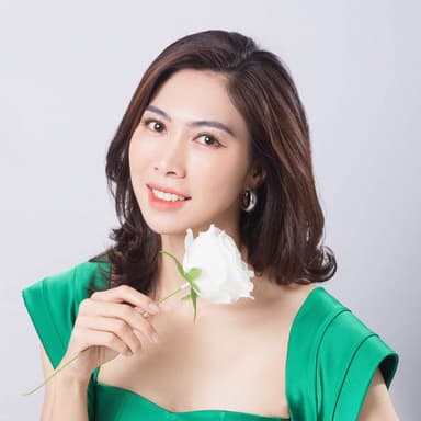 Profile picture of influencer khanhlycosmetics on UGCs.me