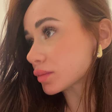 Profile picture of influencer thelipstickgirly on UGCs.me